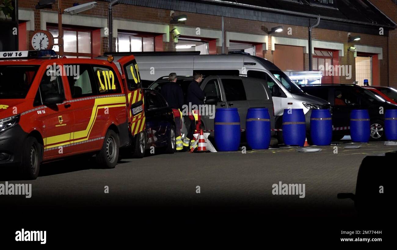 Castrop Rauxel, Germany. 08th Jan, 2023. Blue barrels stand at the scene during an anti-terrorism operation. A 32-year-old Iranian is said to have prepared a serious attack in the Ruhr region - with substances that are considered biological weapons of war. Credit: --/tv7news.de/dpa/Alamy Live News Stock Photo