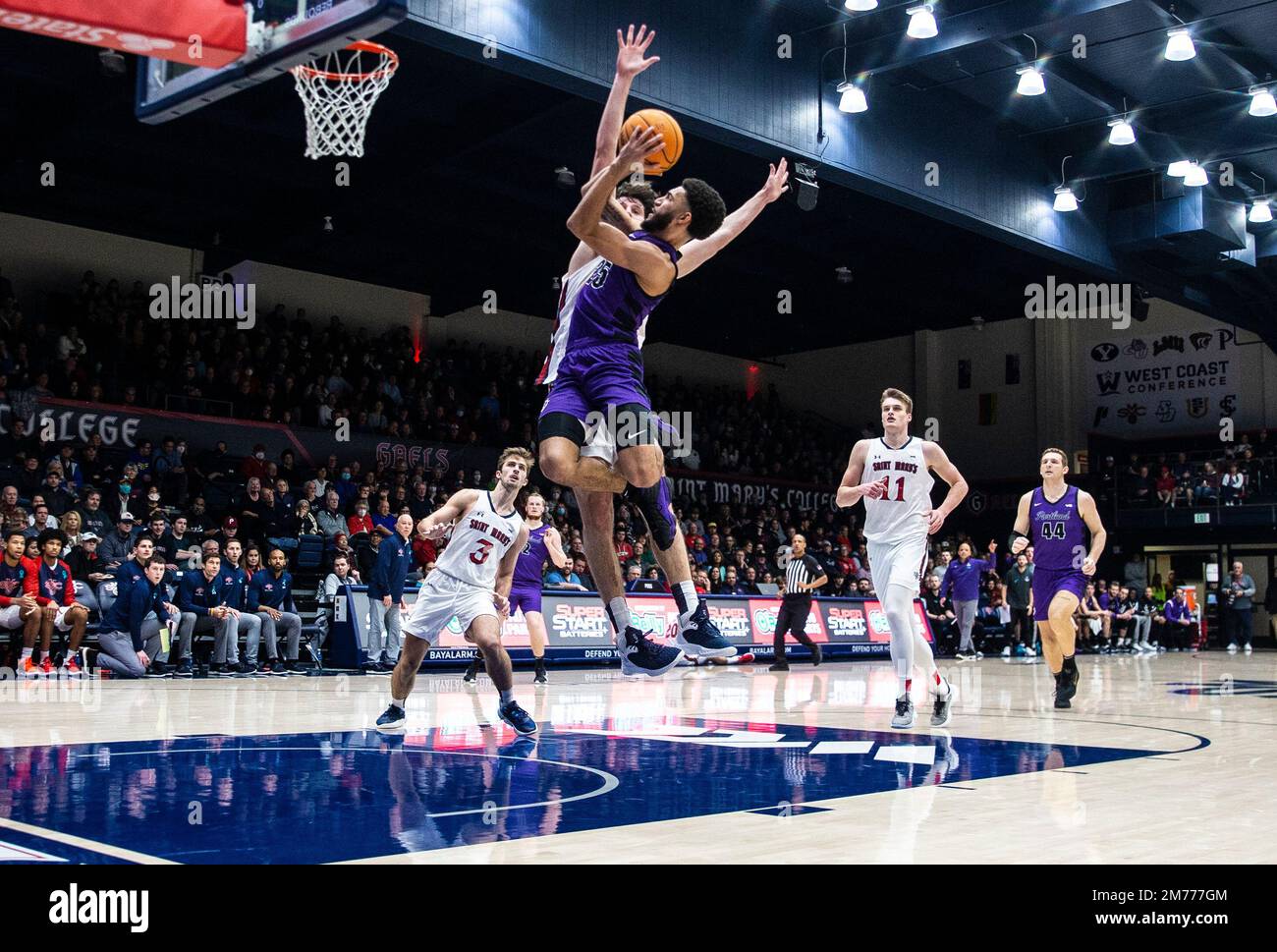 Moraga, CA U.S. 07th Jan, 2023. A. Portland guard Mike Meadows (25)goes to the hoop during the NCAA Men's Basketball game between Portland Pilots and the Saint Mary's Gaels. Saint Mary's beat Portland 85-43 at University Credit Union Pavilion Moraga Calif. Thurman James/CSM/Alamy Live News Stock Photo