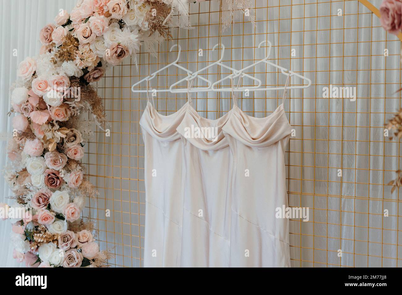 Elegant white dresses hi-res stock photography and images - Alamy