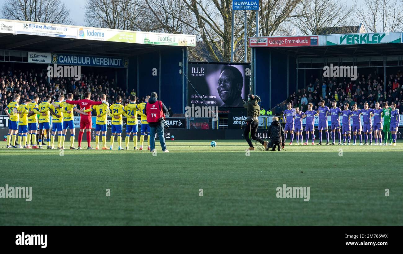 LEEUWARDEN - Minute of silence in memory of Pele prior to the Dutch premier league match between SC Cambuur and FC Volendam at the Cambuur Stadium on January 8, 2023 in Leeuwarden, Netherlands. ANP COR LASKER Stock Photo