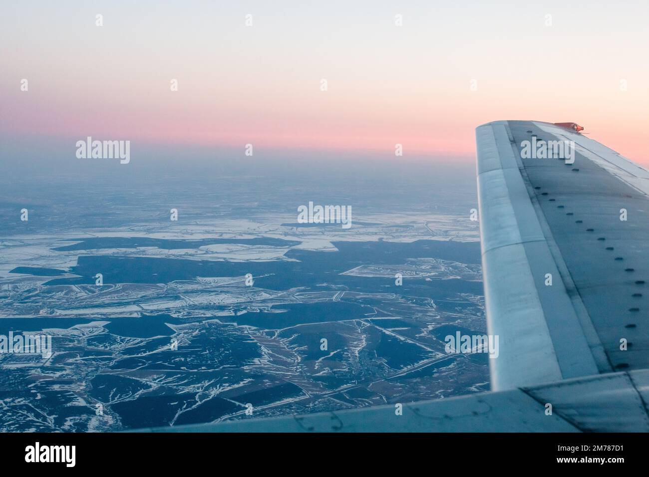 Airplane sunset wing hi-res stock photography and images - Alamy