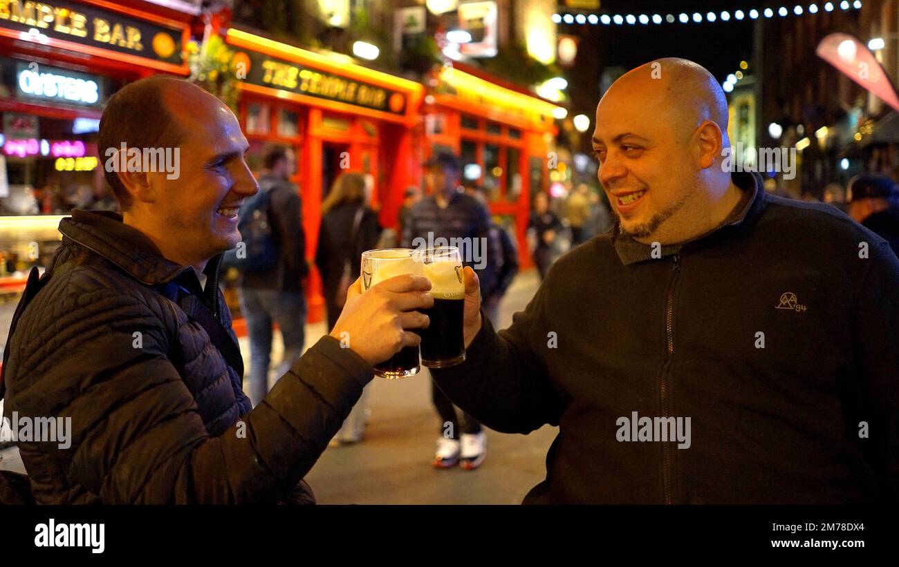 Old guys drinking beer at a bar hi-res stock photography and images - Alamy
