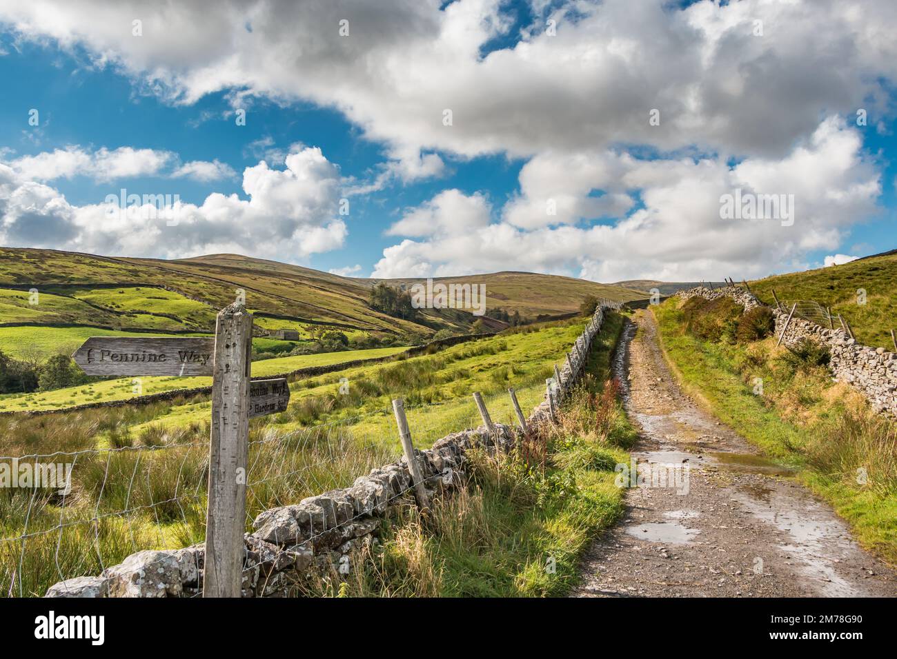 The Pennine Way long distance footpath at Thwaite, Swaledale Stock Photo