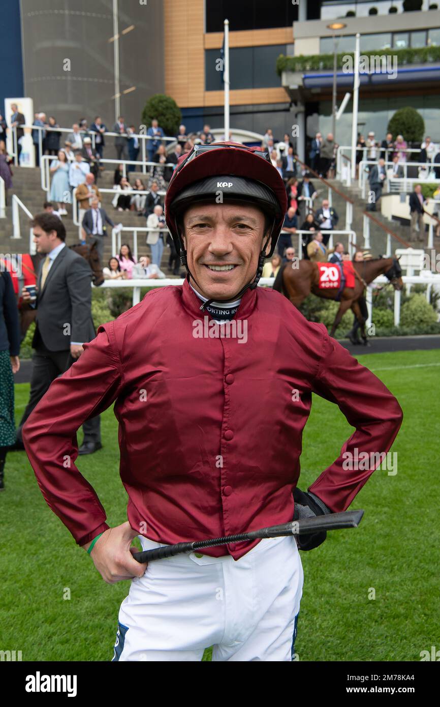 Frankie dettori parade ring hi-res stock photography and images - Alamy
