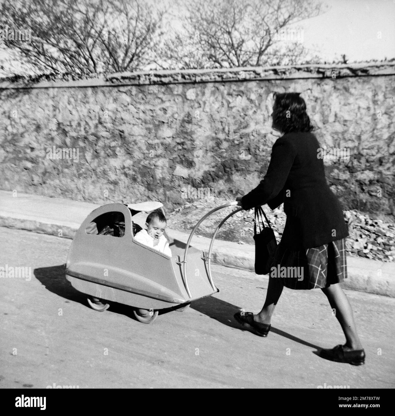 Woman pram black and white hi-res stock photography and images - Alamy