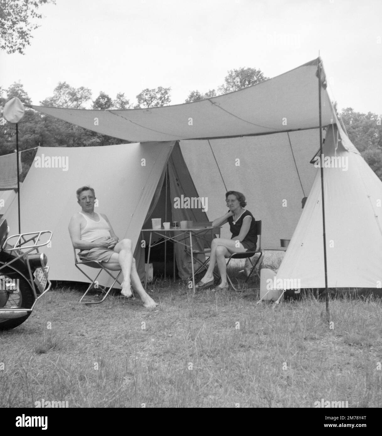 Set De Camping Pique-nique Italien Vintage Années 60 - Design Space Age, Plastique
