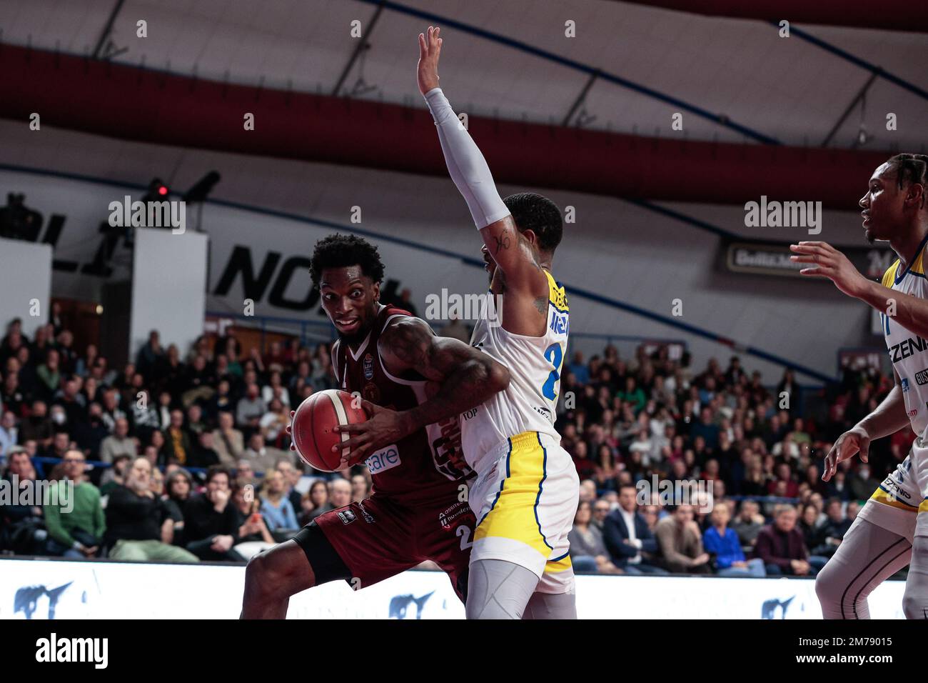 Venice, Italy. 08th Jan, 2023. Jordan Parks (Umana Reyer Venezia) and Karvel Anderson (Tezenis Verona) during Umana Reyer Venezia vs Tezenis Verona, Italian Basketball A Serie Championship in Venice, Italy, January 08 2023 Credit: Independent Photo Agency/Alamy Live News Stock Photo