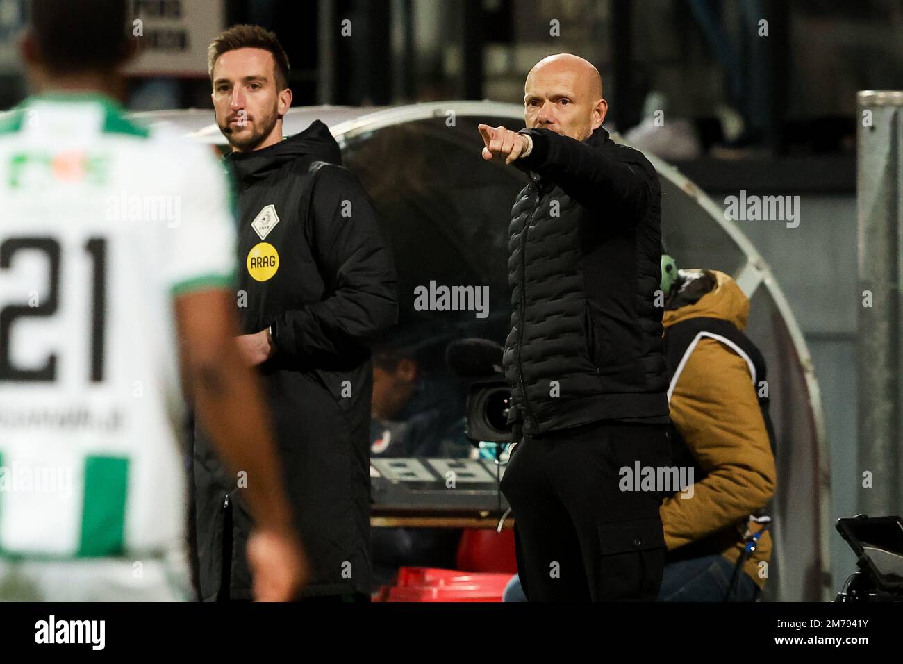 ROTTERDAM, NETHERLANDS - JANUARY 8: Fourth official Luuk Timmer, Headcoach  Dennis van der Ree of FC Groningen during the Dutch Eredivisie match between Excelsior and FC Groningen at Van Dongen en de Roo Stadion on January 8, 2023 in Rotterdam, Netherlands (Photo by Hans van der Valk/Orange Pictures) Stock Photo