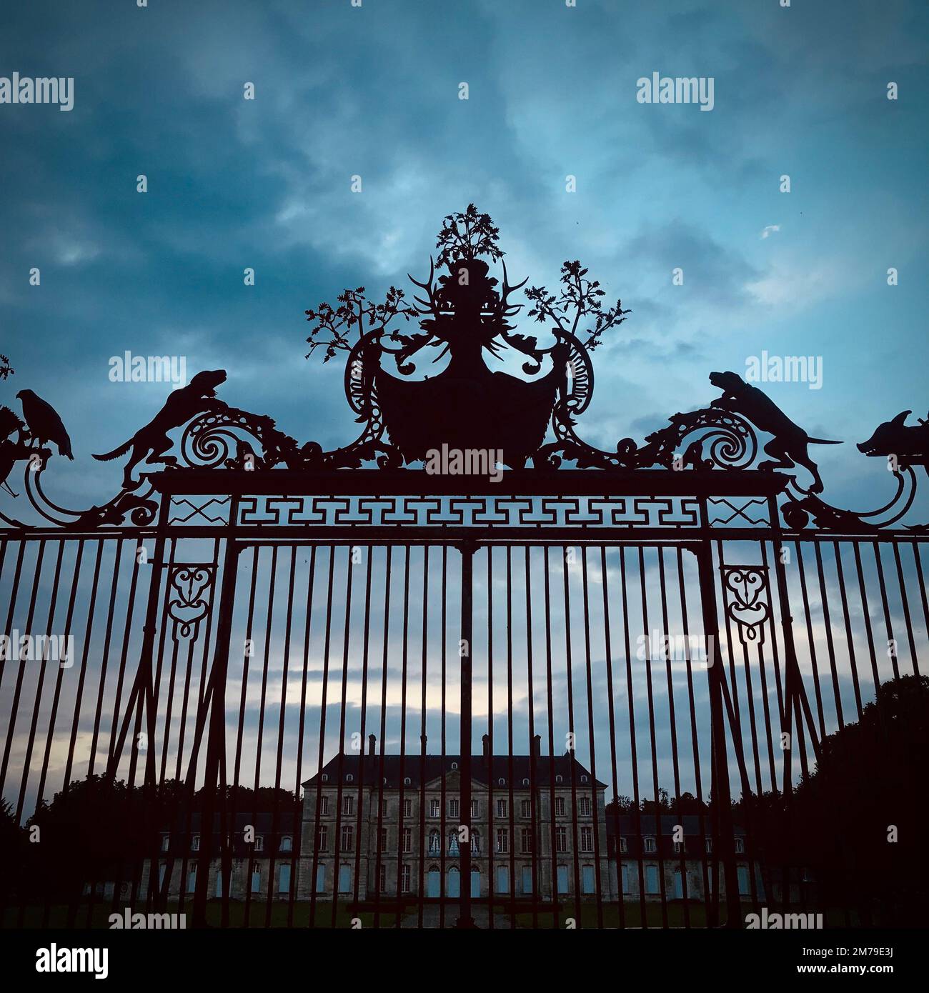 The main gate due to Jean Veyren aka ÒLe VivaraisÓadorns the entrance