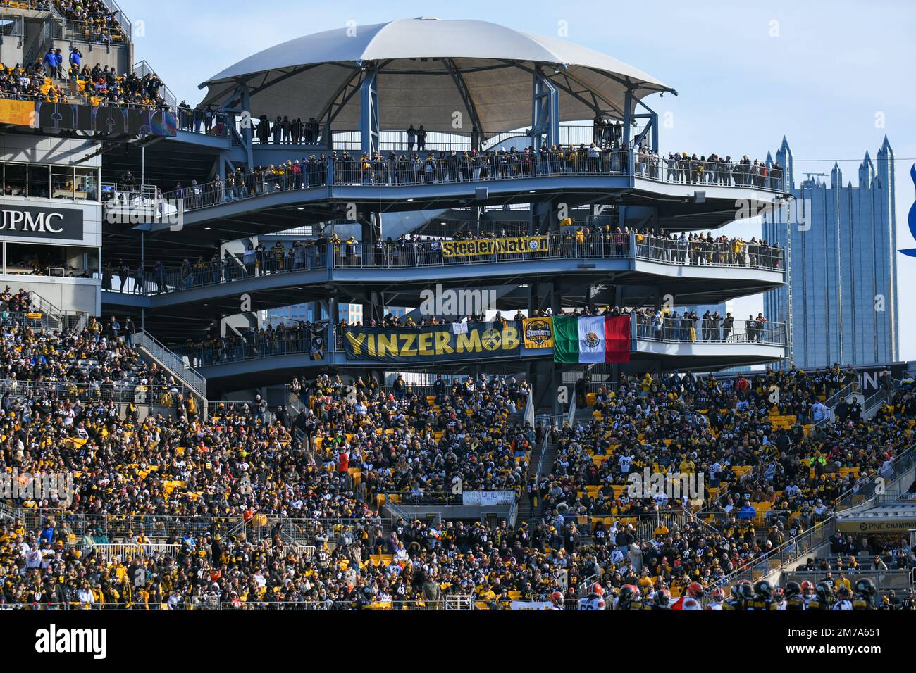 Pittsburgh, Pennsylvania, USA. 8th Jan, 2023. January 8th, 2023 Fans during Pittsburgh Steelers vs Cleveland Browns in Pittsburgh, PA. Jake Mysliwczyk/BMR (Credit Image: © Jake Mysliwczyk/BMR via ZUMA Press Wire) Credit: ZUMA Press, Inc./Alamy Live News Stock Photo