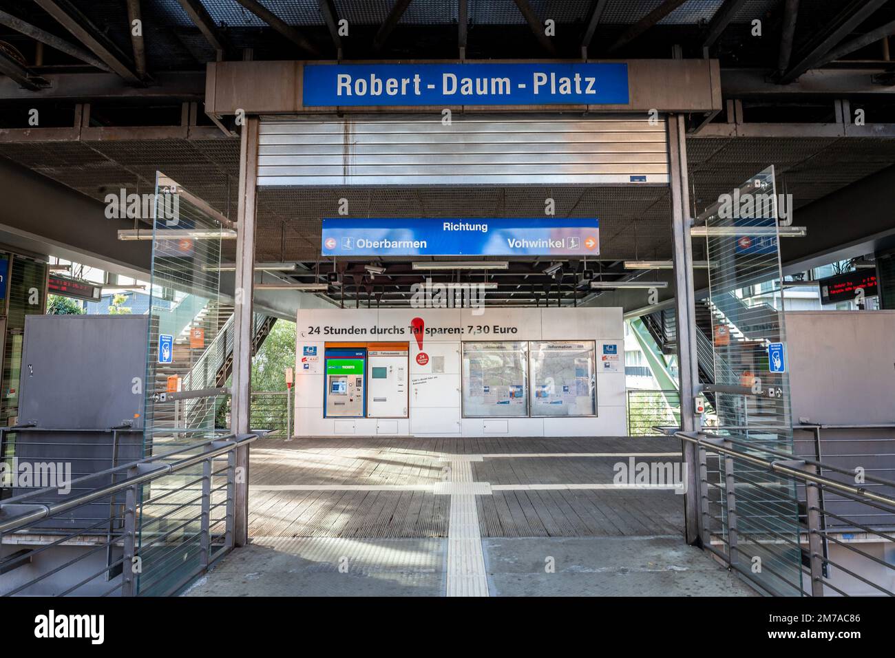 Picture of the entrance to the Wuppertal schwebebahn station of Robert Daum Platz. The