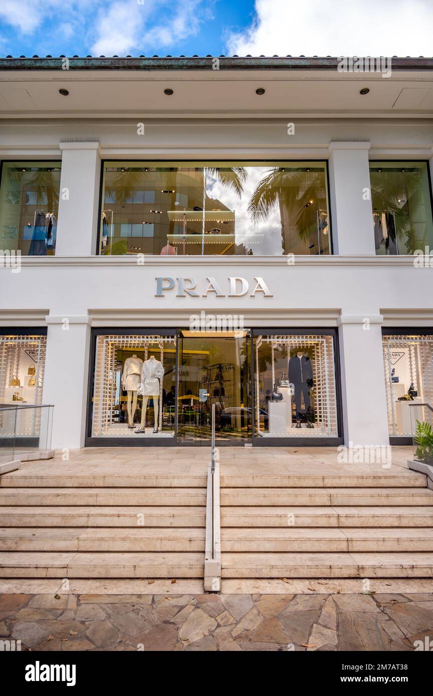 Entrance to Prada store at the Ala Moana Center – Stock Editorial Photo ©  ericbvd #55637299