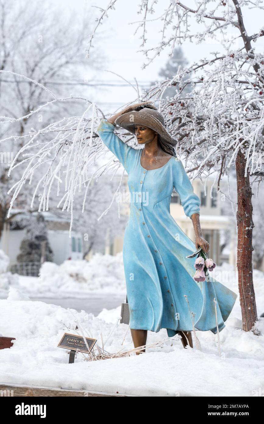 "The Garden Walk" bronze sculpture, by Ramon Parmenter, in downtown