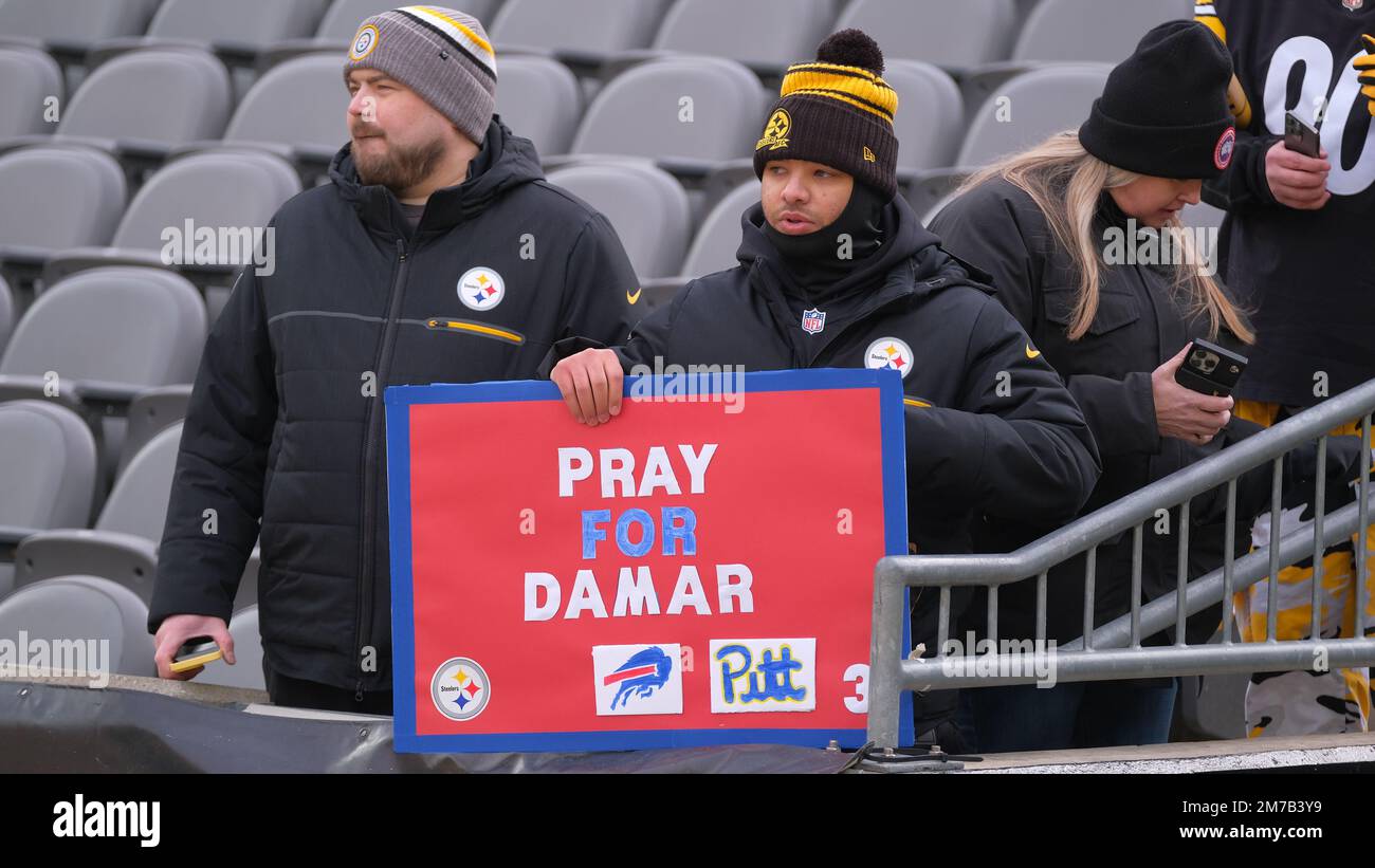 Cleveland Browns vs. Pittsburgh Steelers. Fans support on NFL Game.  Silhouette of supporters, big screen with two rivals in background Stock  Photo - Alamy