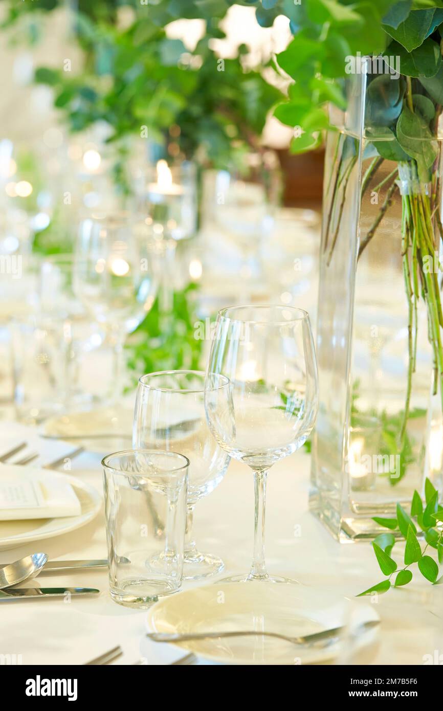 wedding reception table setting Stock Photo Alamy