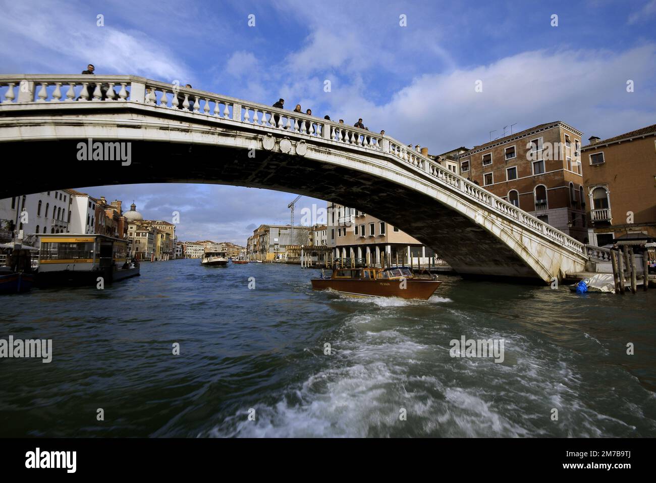 Puente sobre el Gran canal. Venecia.Véneto. Italia. Stock Photo