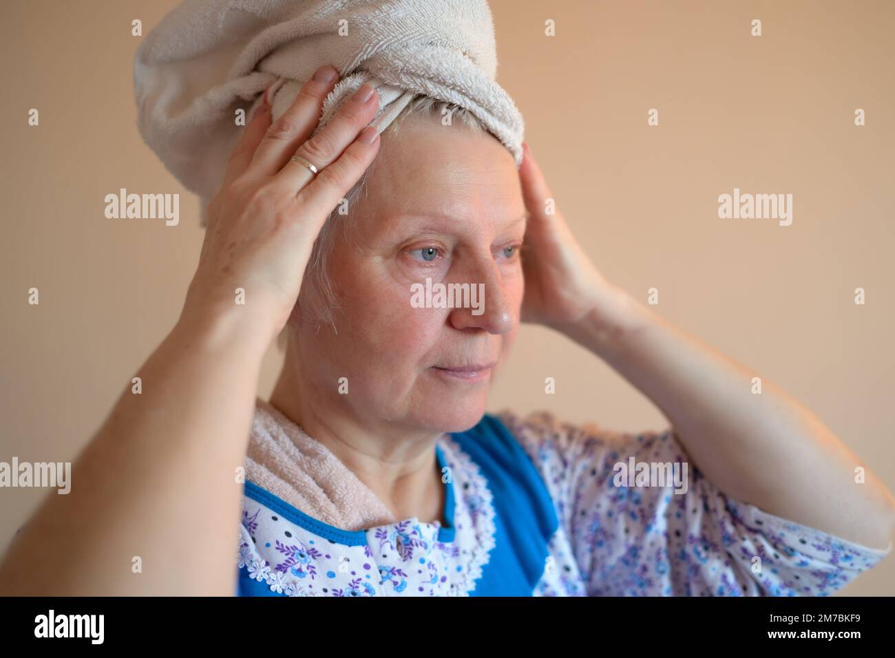 Mature woman shower hi-res stock photography and images - Alamy