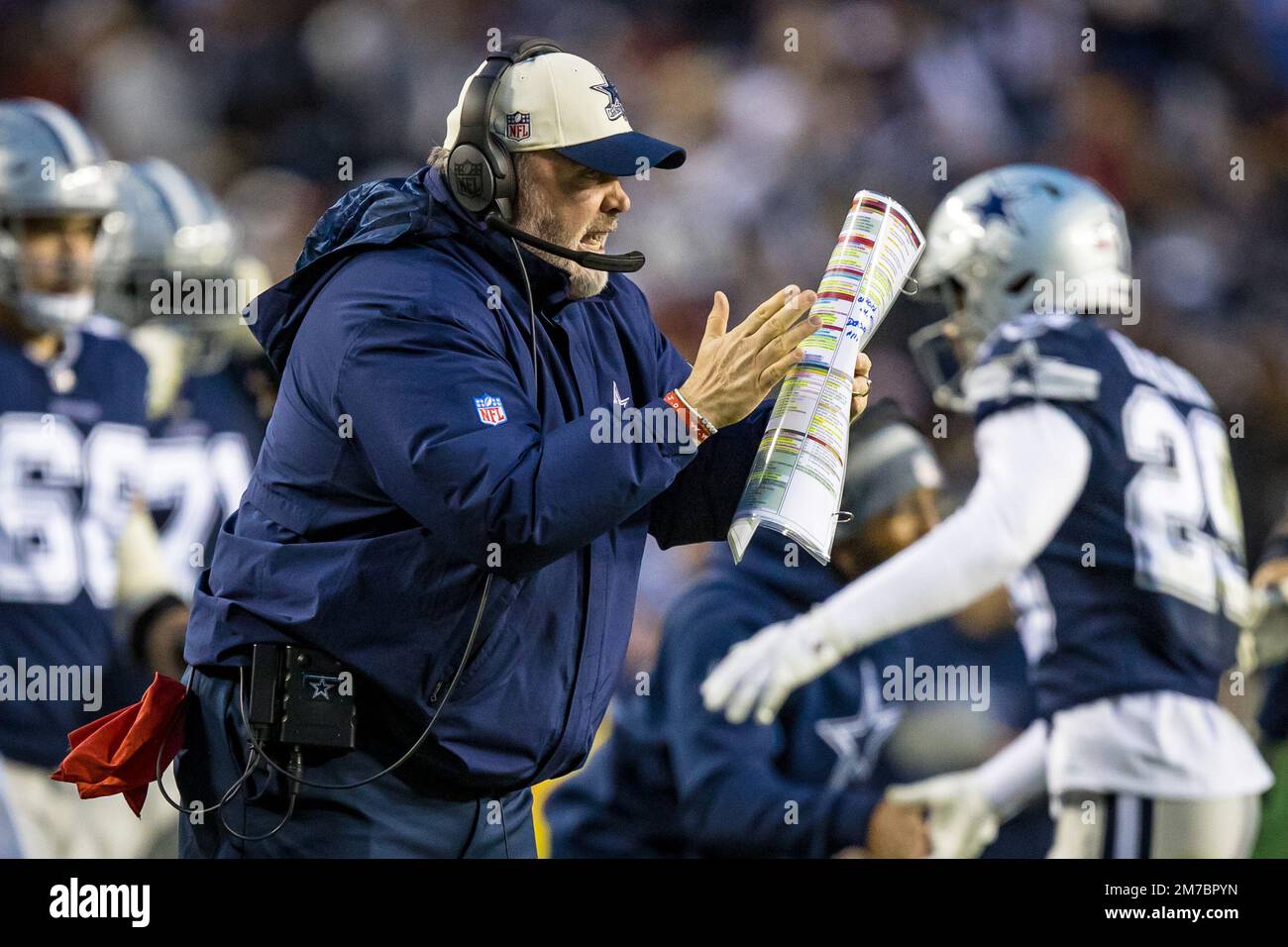 Landover, MD, USA. 8th Jan, 2023. Dallas Cowboys quarterback Dak Prescott  (4) drops back to pass during the game against the Washington Commanders in  Landover, MD. Photographer: Cory Royster. Credit: csm/Alamy Live