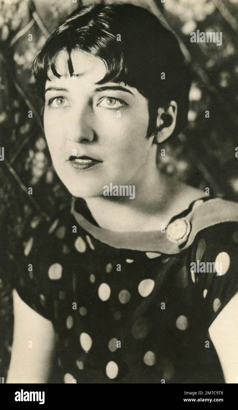 Portrait of American silent film actress Aileen Pringle, 1920s Stock ...