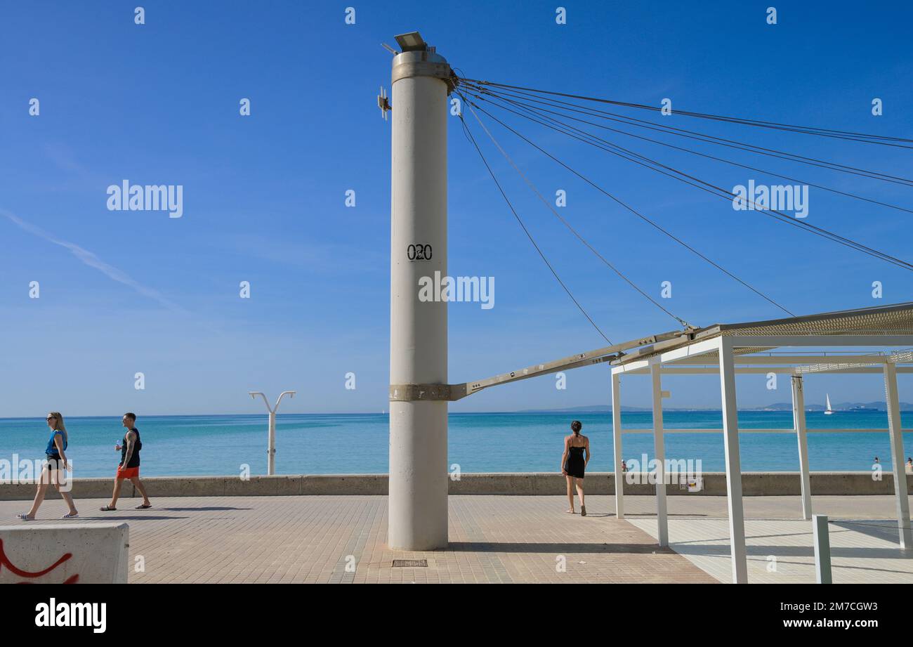 Betonpfeiler, Sonnenschutz, Strandpromenade, S’Arenal, Mallorca, Spanien Stock Photo