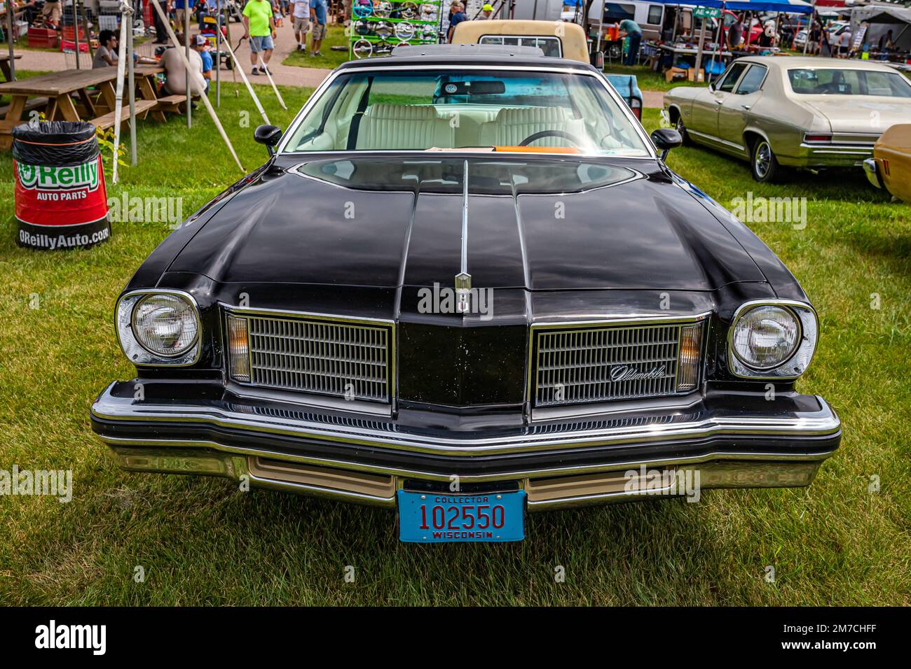 1977 cutlass store salon