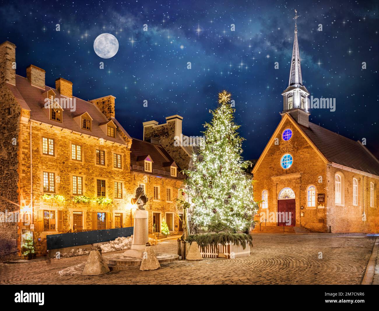 Place Royale with Christmas Tree, Notre Dame and Full Moon, Old Quebec  City, Quebec,Canada Stock Photo - Alamy