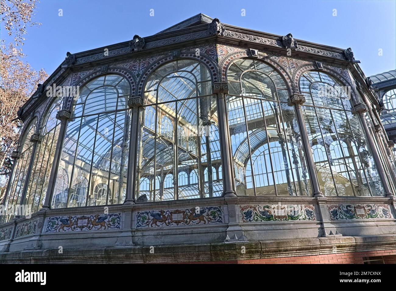 El Palacio de Cristal en el Parque del Retiro en Madrid Stock Photo