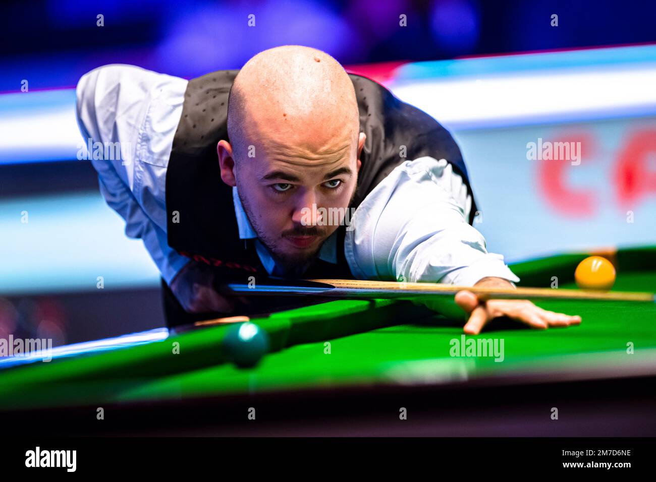 Ronnie O'Sullivan during day one of the Cazoo World Snooker Championship at  the Crucible Theatre, Sheffield. Picture date: Saturday April 15, 2023  Stock Photo - Alamy