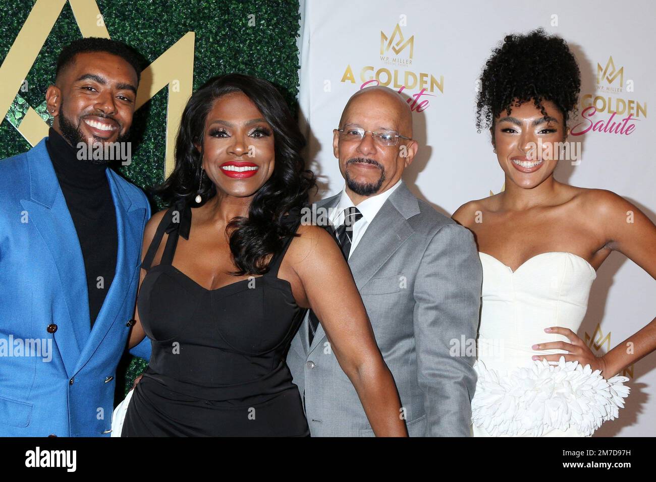 Marina Del Rey, CA. 8th Jan, 2023. Etienne Maurice, Sheryl Lee Ralph, Vincent Hughes, Ivy-Victoria Maurice at arrivals for A Golden Salute Honoring Golden Globe Nominees, Ritz Carlton Hotel, Marina Del Rey, CA January 8, 2023. Credit: Priscilla Grant/Everett Collection/Alamy Live News Stock Photo