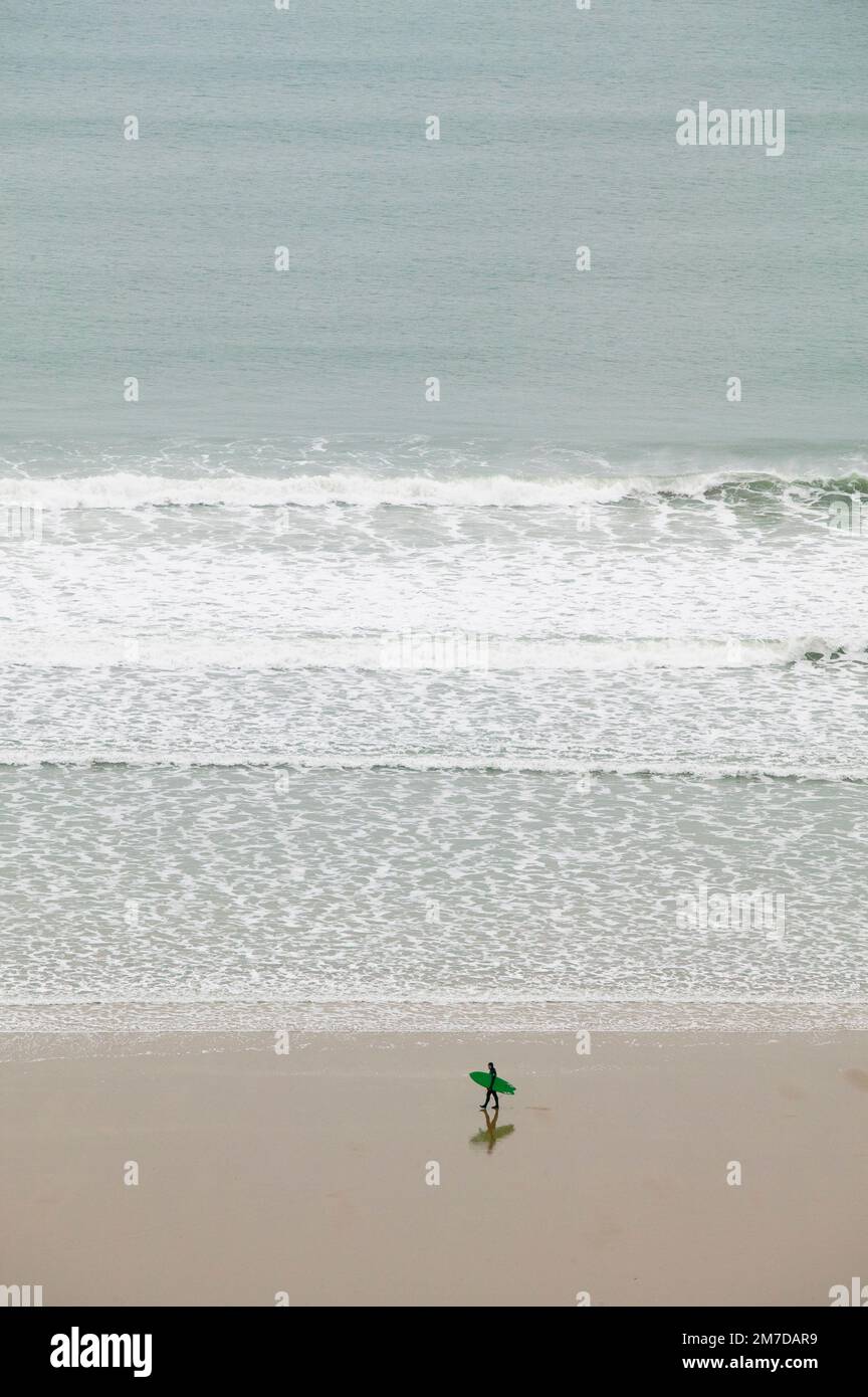 Long swell hi-res stock photography and images - Alamy