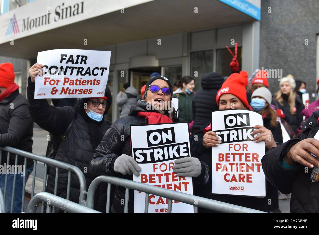 Over 7,000 nurses at Mount Sinai hospital in New York City, New York ...