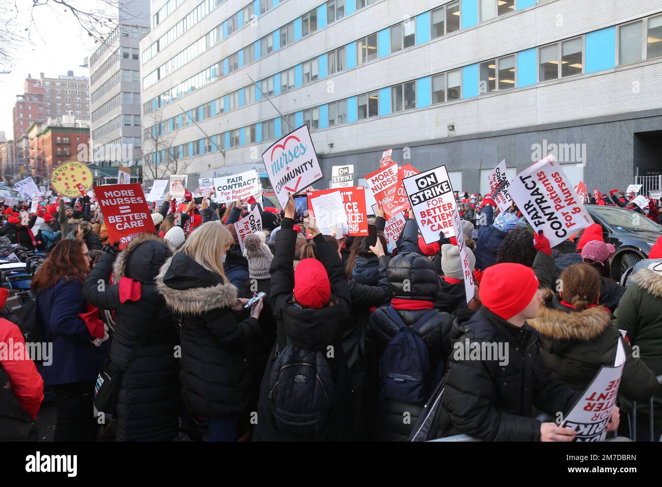 New York City nurses on strike at The Mount Sinai hospital in New York ...