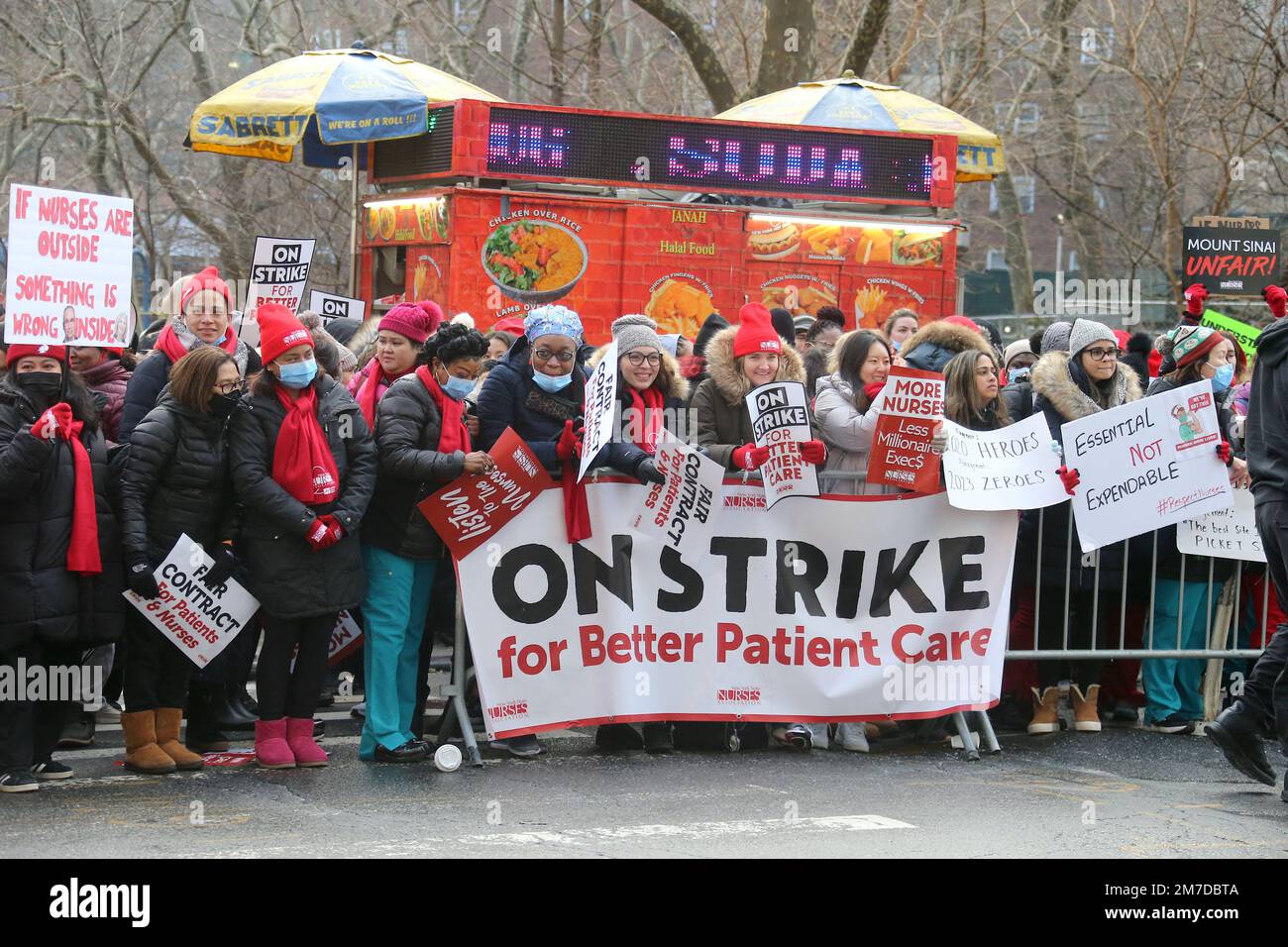 New York City nurses on strike at The Mount Sinai hospital in New York ...
