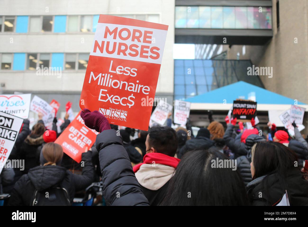 New York City nurses on strike at The Mount Sinai hospital in New York ...