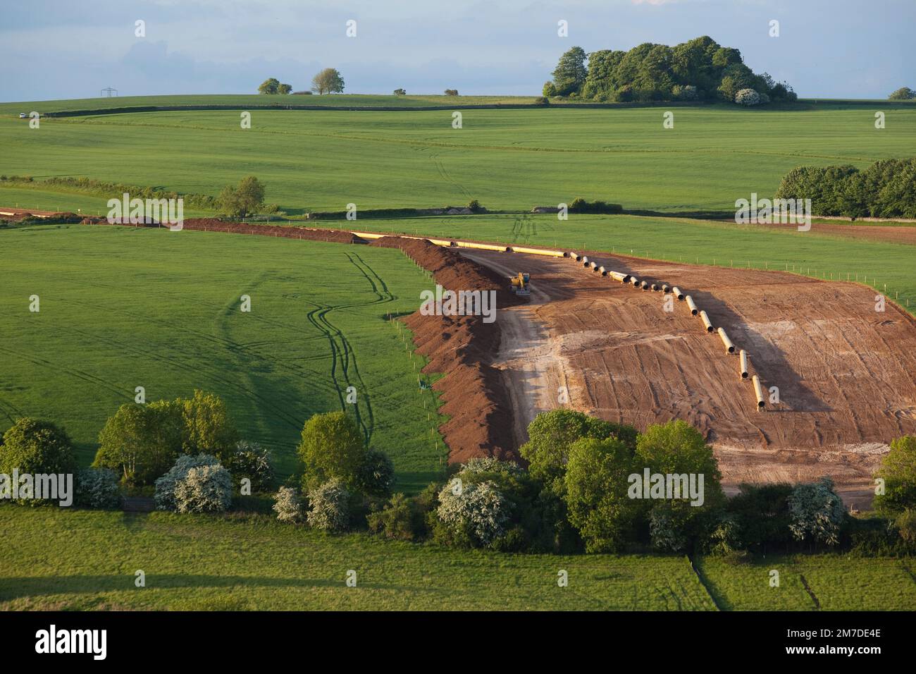 Excavations and pipeleine cut across the Gloucestreshire countryside for the installation of a new natural gas pipleine from Wormington to Sapperton. Stock Photo