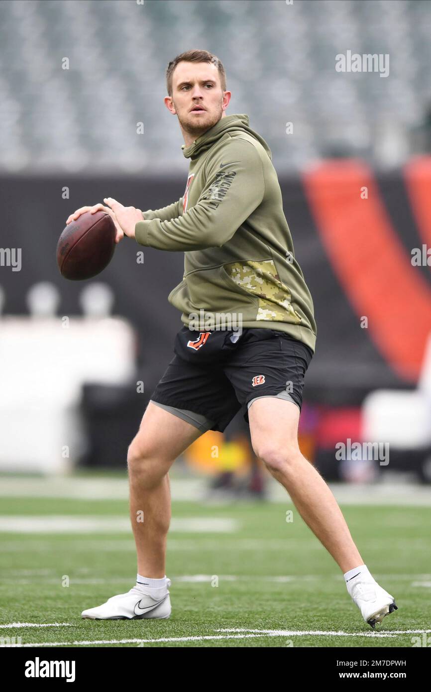 Cincinnati Bengals quarterback Jake Browning (6) warms up prior to the  start of an NFL football game against the Cleveland Browns, Sunday, Jan. 9,  2022, in Cleveland. (AP Photo/Kirk Irwin Stock Photo - Alamy