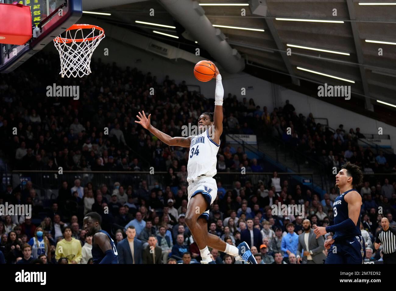 Villanova's Brandon Slater goes up for a dunk during the second half of