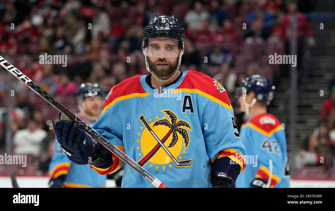 Download Florida Panthers Aaron Ekblad With Teammates 2022 Nhl