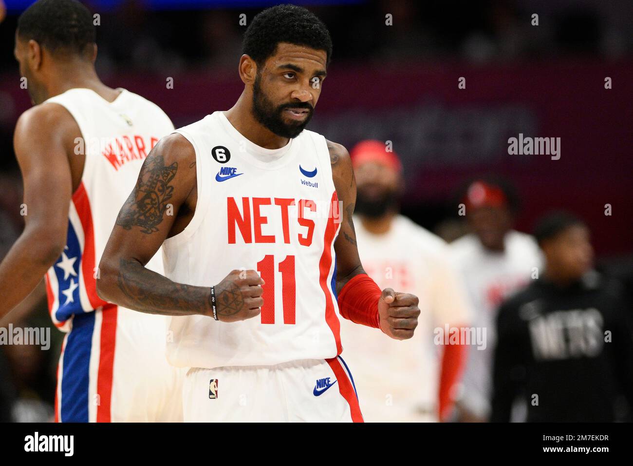 Brooklyn Nets Nike Jersey Kyrie Irving #11 NBA Swingman Jersey Size Small  NY