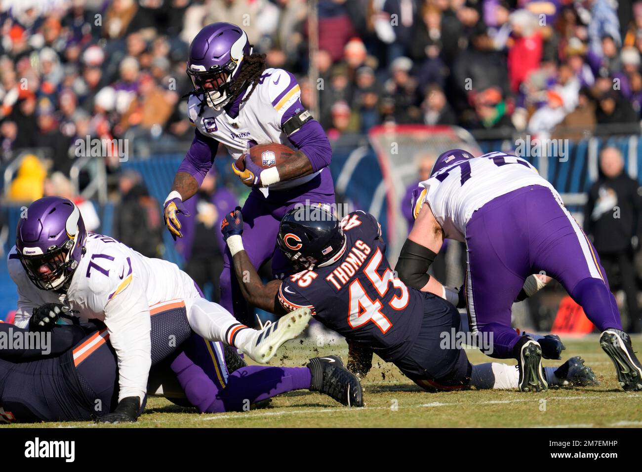 Chicago Bears linebacker Joe Thomas (45) runs on the field during