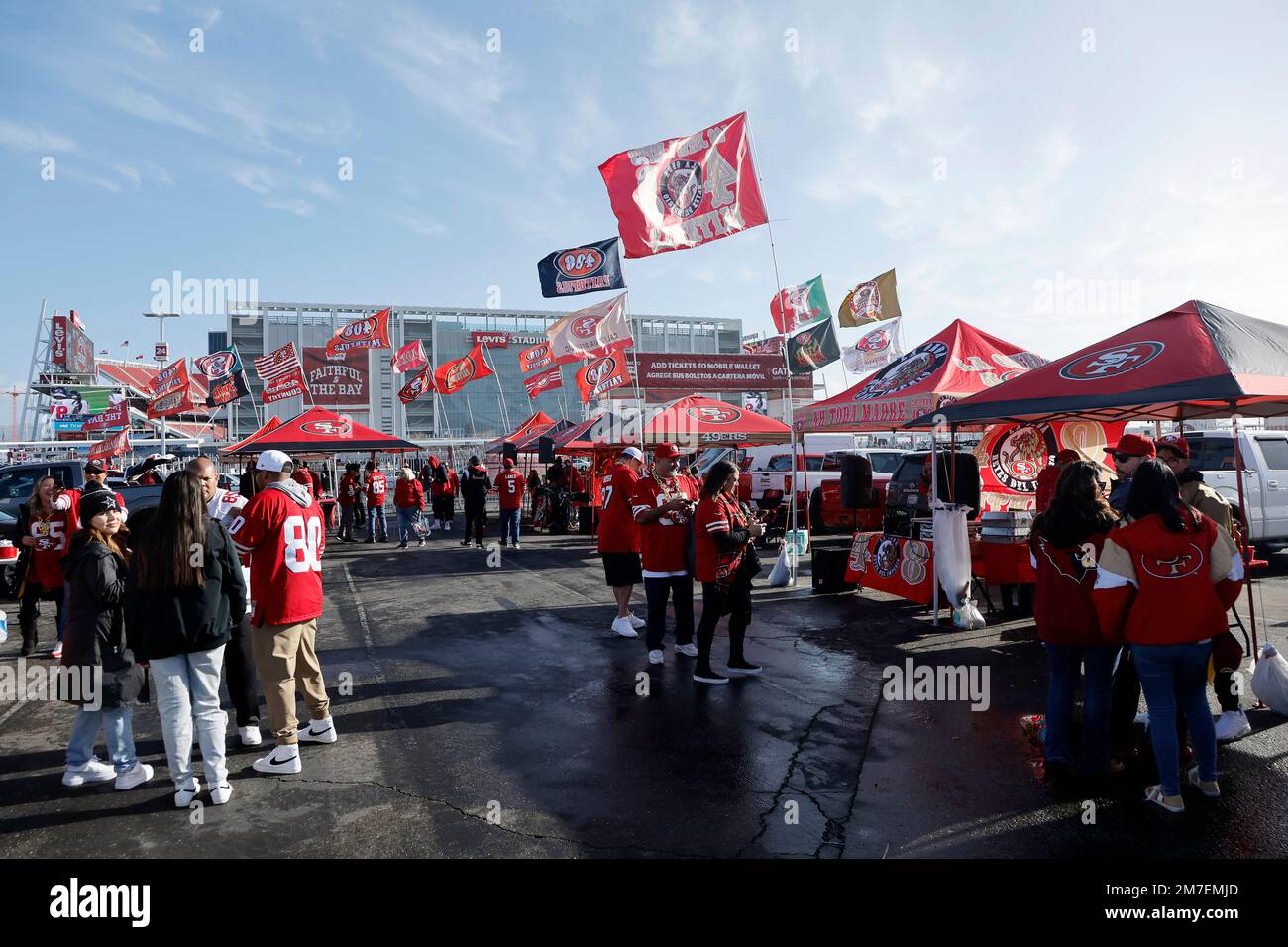 Fans tailgate at Levi's Stadium before an NFL football game between the San  Francisco 49ers and the Arizona Cardinals in Santa Clara, Calif., Sunday,  Jan. 8, 2023. (AP Photo/Jed Jacobsohn Stock Photo -