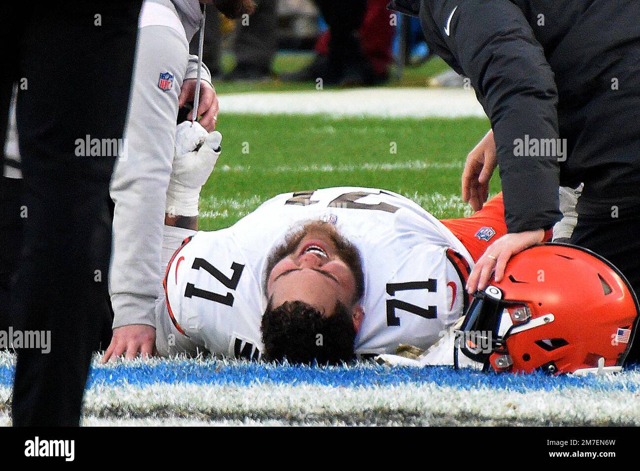 Cleveland Browns offensive tackle Jedrick Wills Jr. (71) lies injured on  the field during the second half of an NFL football gameagainst the  Pittsburgh Steelers in Pittsburgh, Sunday, Jan. 8, 2023. The