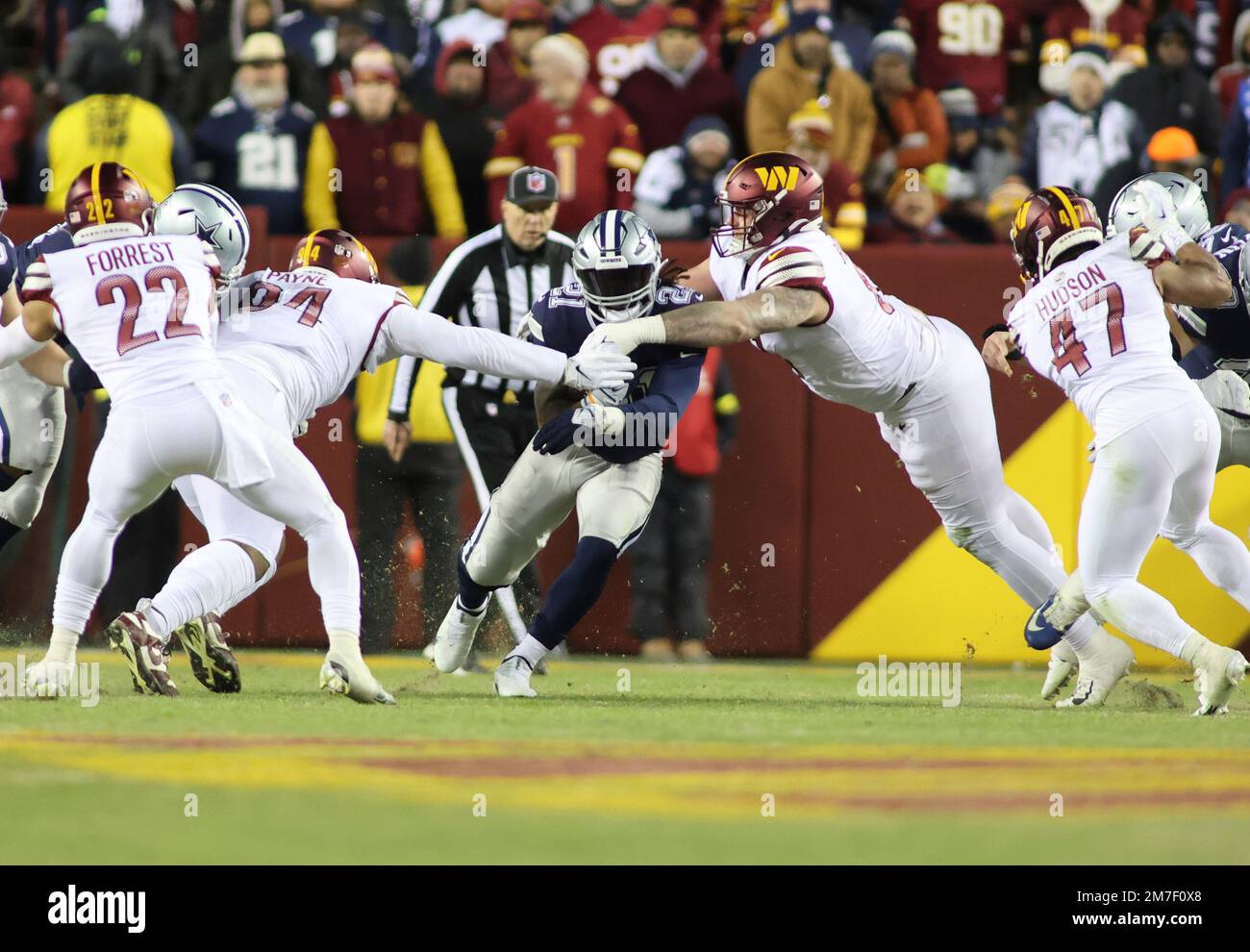 January 8, 2023 : Dallas Cowboys running back Ezekiel Elliott (21) runs the  ball during the game against the Washington Commanders in Landover, MD.  Photographer: Cory Royster (Credit Image: Â© Cory Royster/Cal