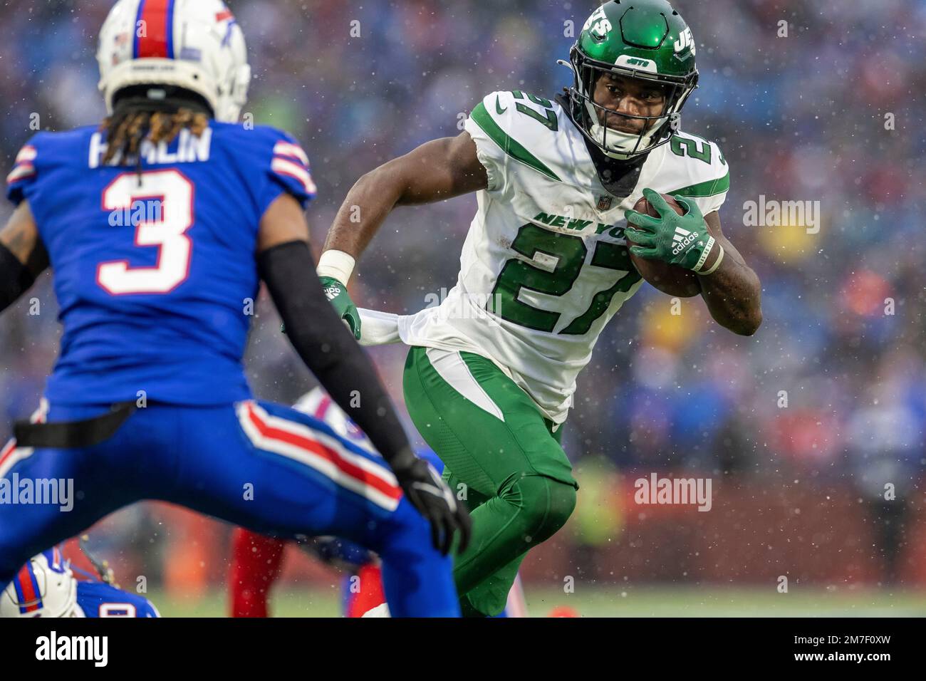 New York Jets running back Zonovan Knight (27) runs the ball and scores