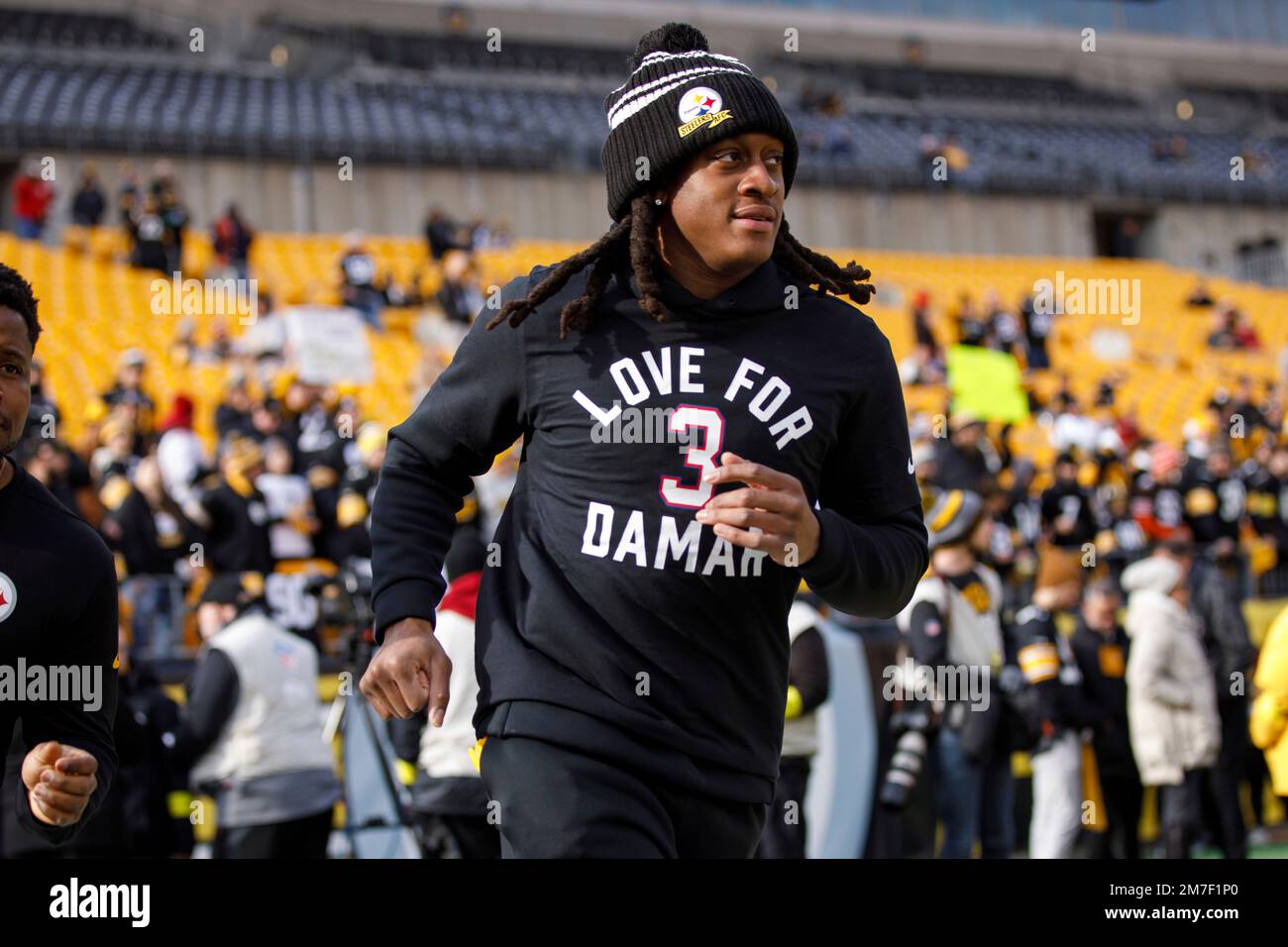 Pittsburgh Steelers safety Terrell Edmunds (34) warms up before an NFL