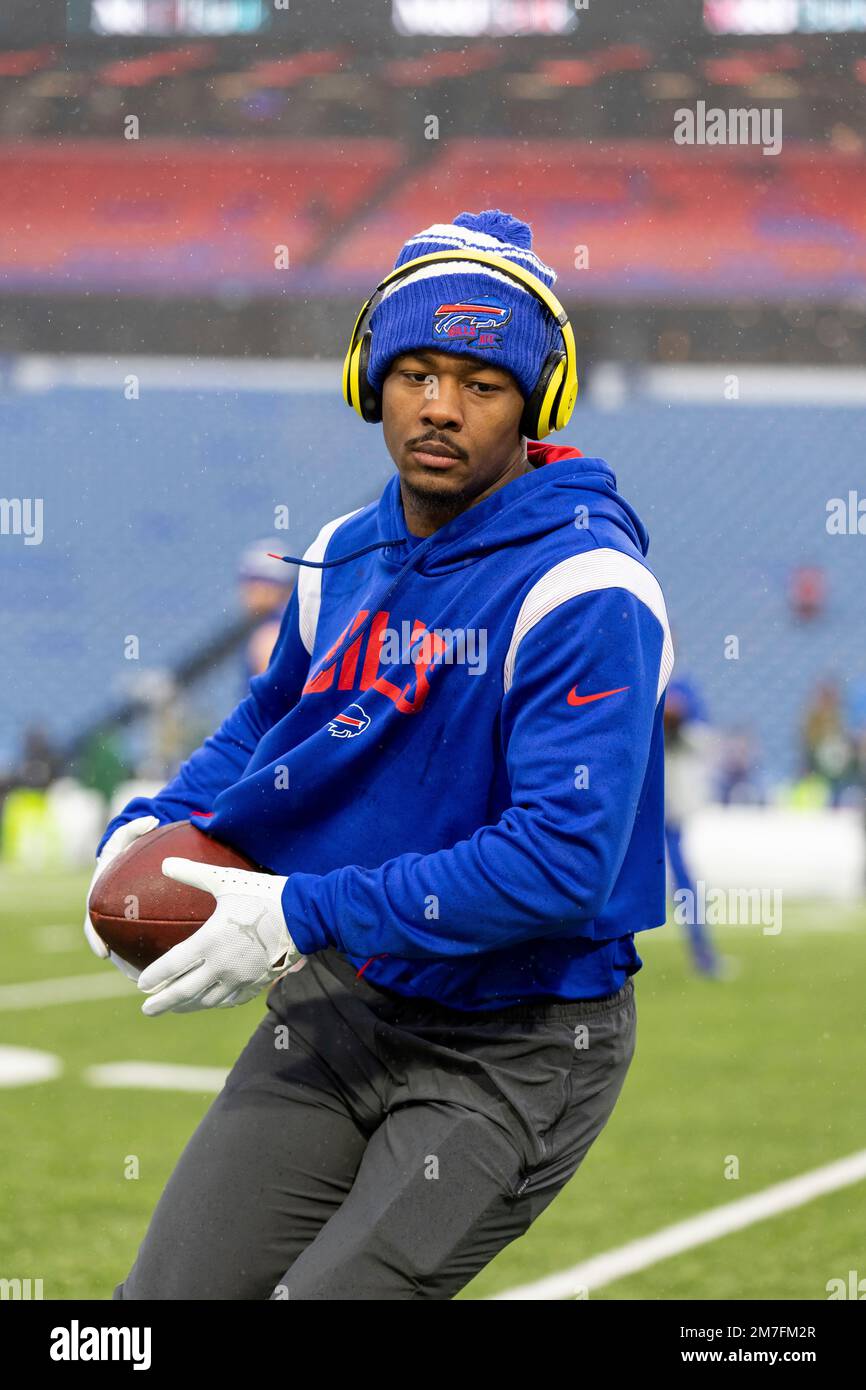 Buffalo Bills wide receiver Stefon Diggs (14) warms up before playing