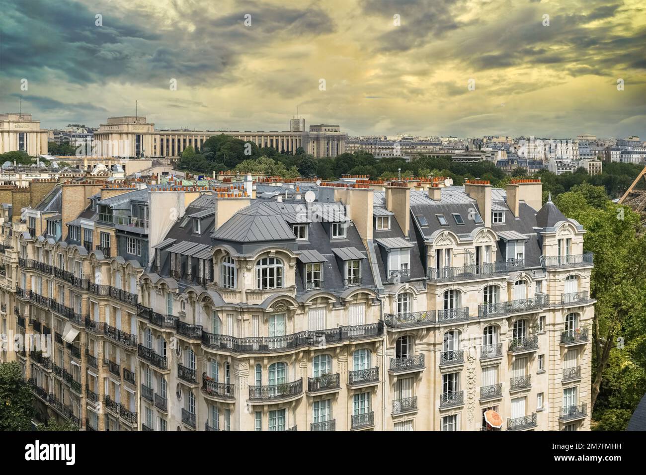 Curated visual reference: View Front Apartment Building Paris Hi Res Stock Photography And Photo Inspiration