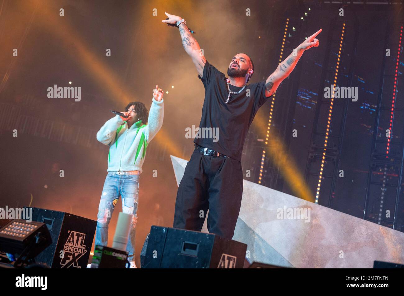 Download Atlanta Rapper 21 Savage Performing On Stage