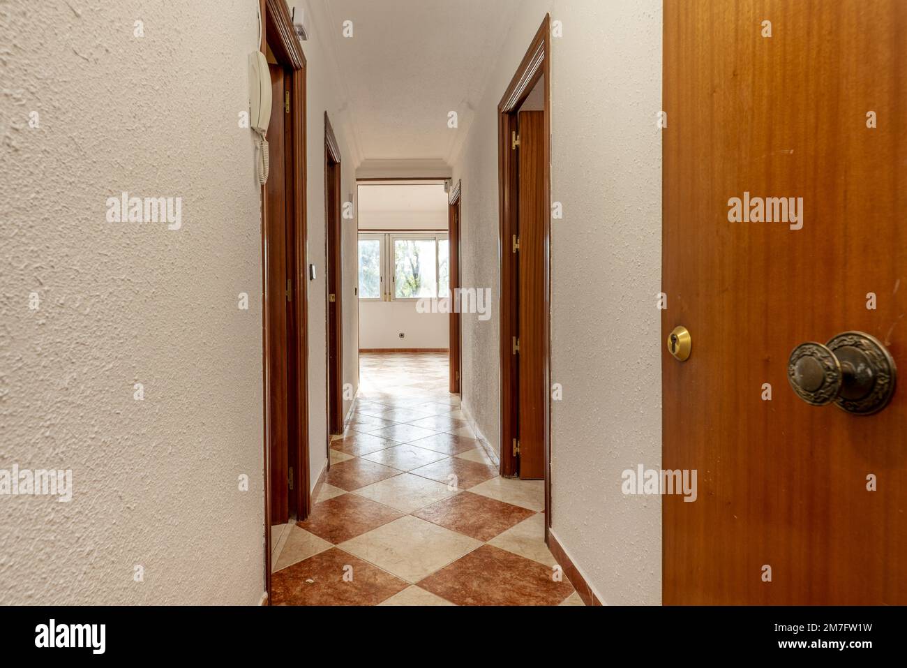 Elegant entrance hall hi-res stock photography and images - Alamy