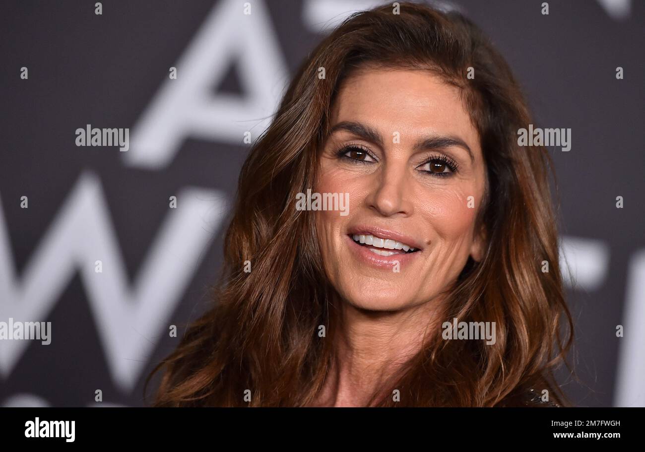 Cindy Crawford arrives at the Celine Fall/Winter 2023 Fashion Show on